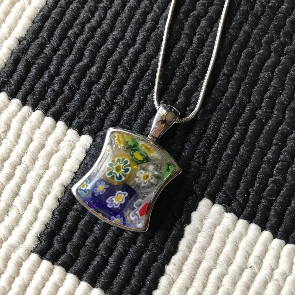 NWT Glass Pendent Necklace